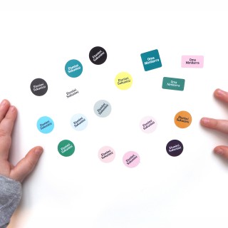 Tilaa monimuotoiset nimitarrat netistä | Omanimitarra.fi